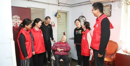 郑州大学五附院开展重阳节爱心慰问志愿服务活动